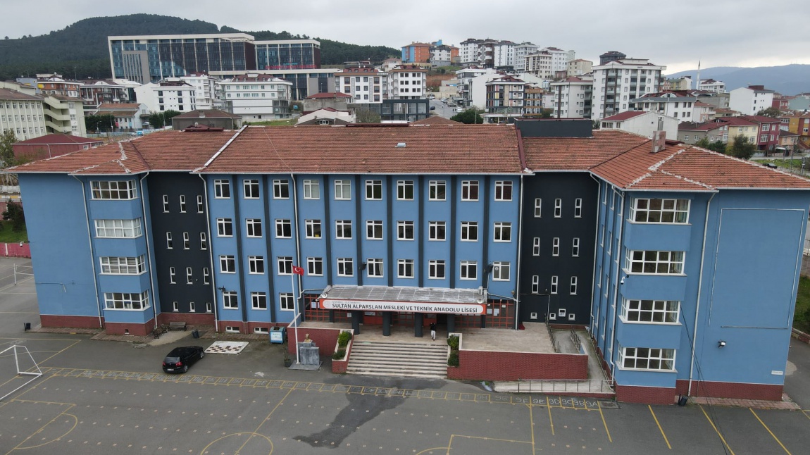 Sultan Alparslan Mesleki ve Teknik Anadolu Lisesi Fotoğrafı